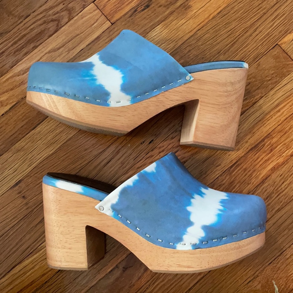 NWOT Charlotte Stone Marlo Clogs size 9